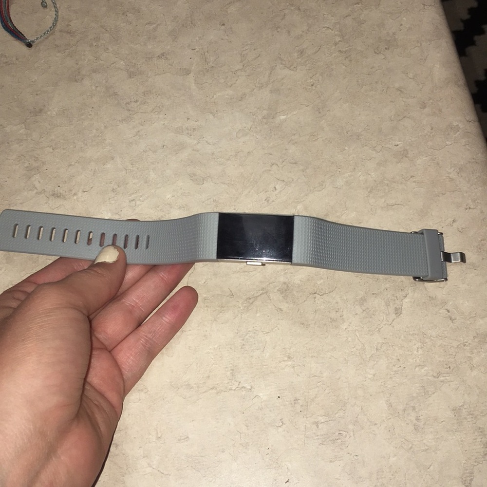Fitbit HR Charge 2 w/ charging cord & extra bands